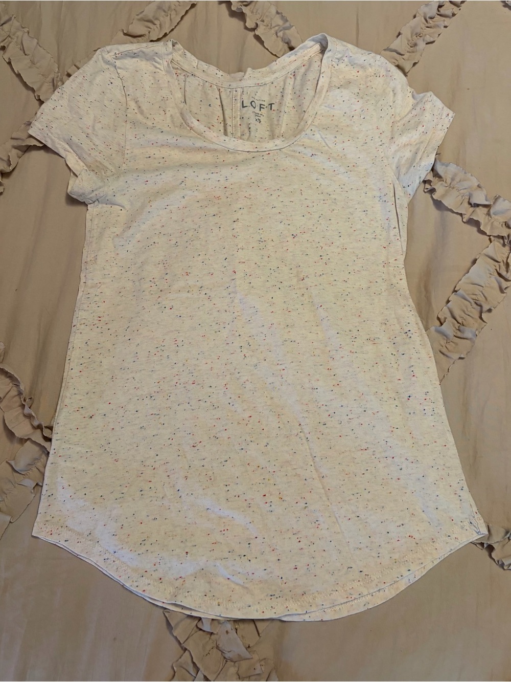 LOFT Pre-loved Women’s Cream Short Sleeve Tee with Multicolor Flecks Size XS
